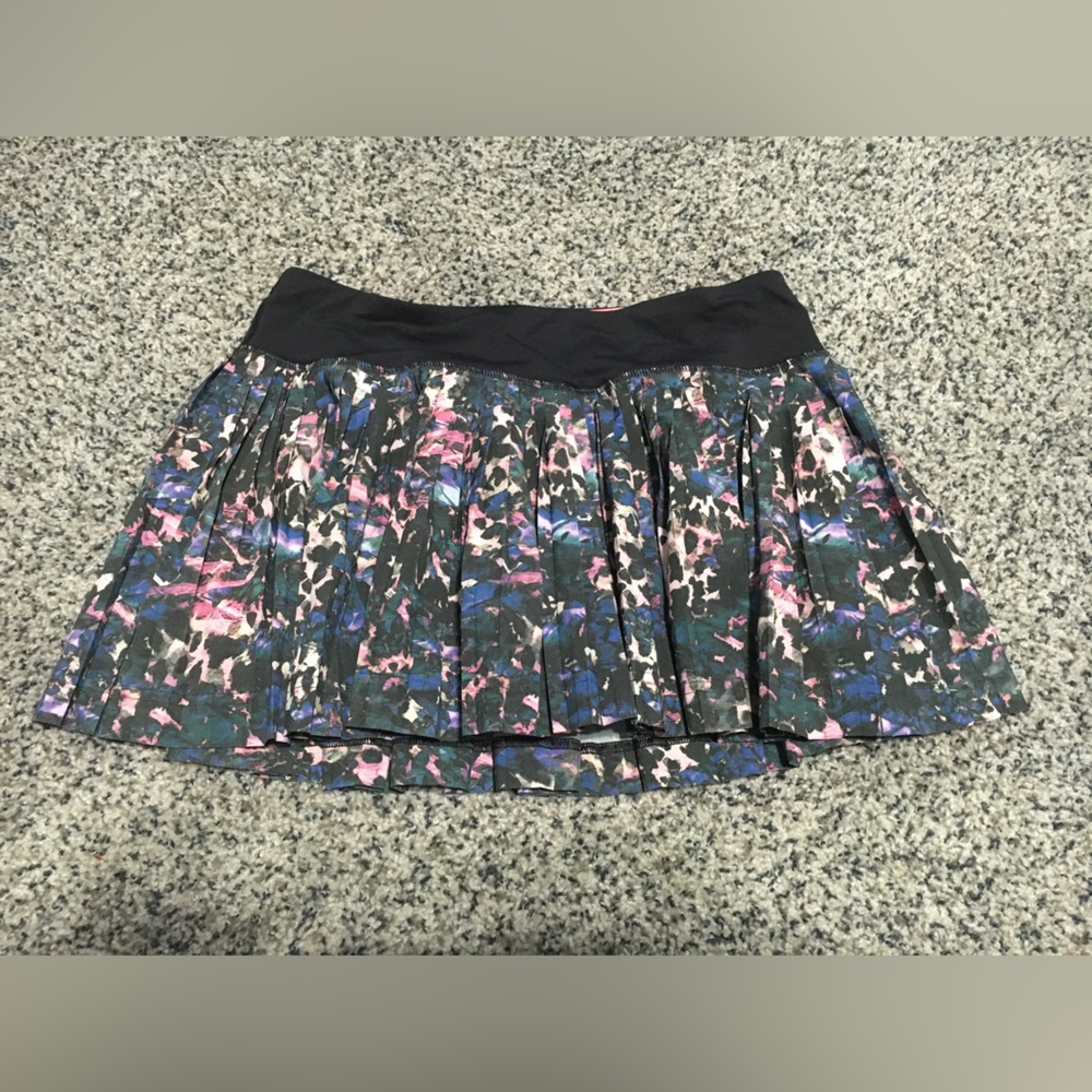 Lululemon Colorful Abstract Floral Tennis or Golf Skirt Skort Size 6
